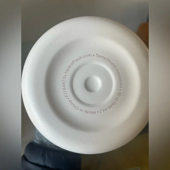 Hydro Flask Juneberry 32oz Whole Foods Limited Edition - Picture 4 of 6